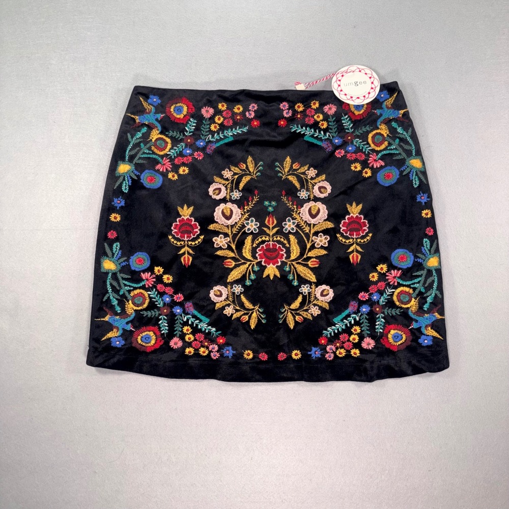 Umgee Floral Embroidered Velvet Mini Skirt Black Boho Bird Folk Art- Large NWT